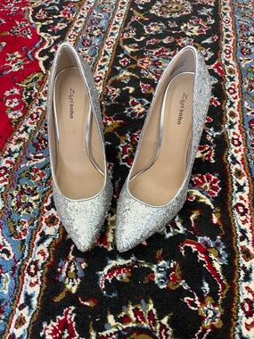 Zigi Soho Silver Glitter Pointed Pumps
